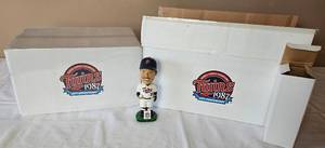 lot KIT34 image: Minnesota Twins 1987 World Champs 20th Anniversary Commemorative Bobbleheads