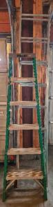 lot GAR21 image: Two Ladders - 6Ft Fiberglass and 16 ft Aluminum Extension