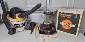 lot GAR22 image: Moonlighter Portable Heater and Ridgid Shop Vac