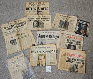 lot KIT47 image: Historical Headlines from the 1900s