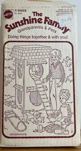lot LBR231 image: Mattel Sunshine Family Grandparent and Pets