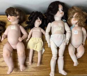 lot LBR244 image: Vintage Collection of Porcelain Dolls (9)
