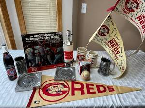 lot KIT27 image: Cincinnati Reds Nostalgic Collection
