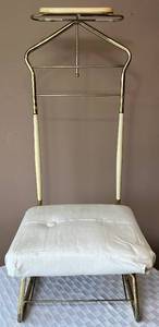 lot KIT35 image: Vintage Deluxe Wardrobe Valet Stand