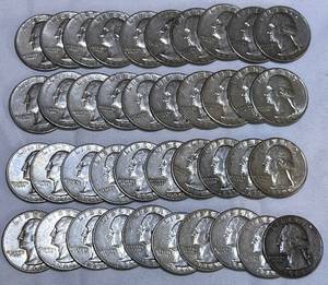 lot COIN53 image: 1964 Silver Quarters- Total 40 - 90% Silver LOT THREE