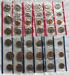 lot COIN58 image: 1981 Uncirculated Coin Sets - 65 coins total - 5 sets