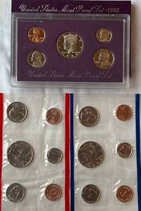 lot COIN68 image: 1992 Uncirculated Coin Set and United States Proof Set- 17 coins