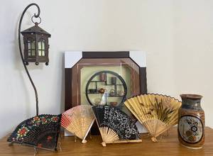 lot LLR08 image: Tea Pot Shadow Box w Paper Fans
