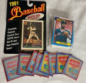 lot CARD22 image: 1991 Baseball White Sox Team Set (new in package),  1989 Topps Card Set and Great Moments Mini Card Set