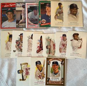 lot CARD06 image: Minnesota Twins 16 Assorted Baseball Cards