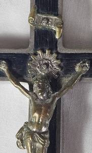 lot JEWEL06 image: Antique Reliquary Crucifix