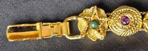 lot JEWEL05 image: Sliding Charm Link Bracelet with Cameo