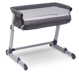 Simmons Kids Dream Bedside Bassinet with Zip-Down Side Wall