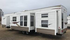 lot 1 image: 2012 Breckenridge Park Model