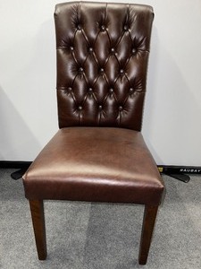 lot 21 image: Executive Leather Chair
