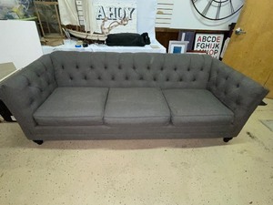 lot 37 image: Grey Tufted Sofa