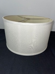 lot 122 image: Single Drum Lampshade
