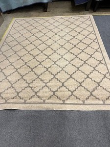 lot 782 image: Patterned Area Throw Rug