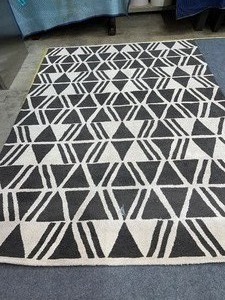lot 784 image: Patterned Area Throw Rug