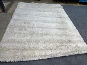 lot 792 image: Patterned Area Throw Rug