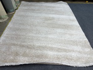 lot 803 image: Patterned Area Throw Rug