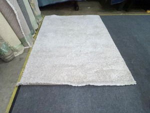 lot 816 image: Shag Area Throw Rug