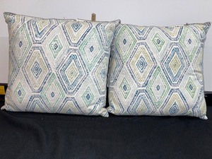 lot 860 image: Set of 2 Diamond Pattern Reversible Accent Pillows