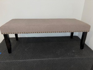 lot 821 image: Bed Bench