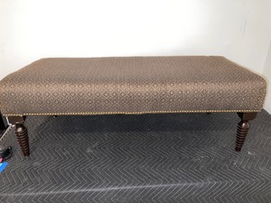 lot 823 image: Bed Bench