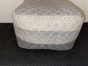 lot 828 image: Bean Bag