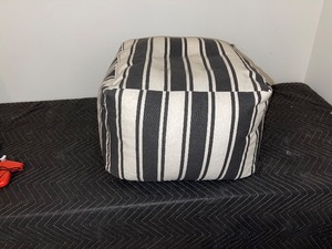 lot 829 image: Bean Bag