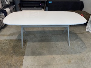 lot 832 image: Table