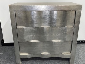 lot 844 image: Dresser