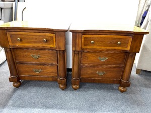 lot 874 image: Two Night Stands  Dresser
