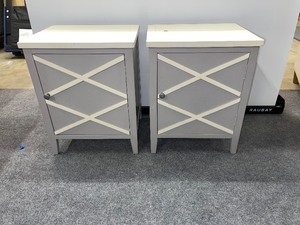 lot 875 image: Two Night Stands