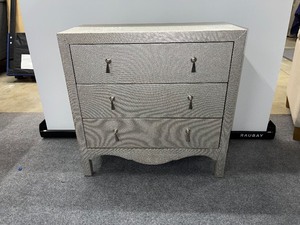 lot 879 image: Two Night Stands  Dresser