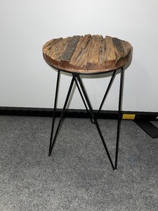 lot 889 image: Round Plant Stand