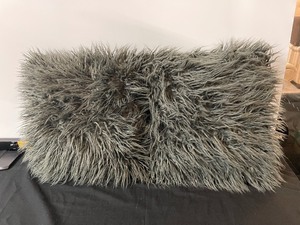 lot 145 image: Set of 2 Faux Fur Accent Pillows