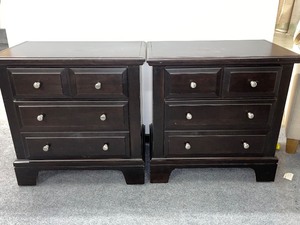 lot 912 image: Two Night Stand