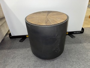 lot 954 image: Round Wood Top Accent Table