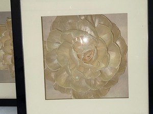 lot 411 image: Wall Decor - Flower w Black Frame (Set of 3)