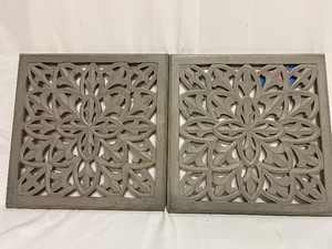 lot 460 image: Lot of 2 Wooden Plaque Wall Art