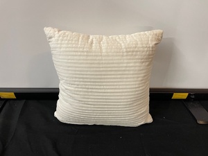 lot 157 image: Single Accent Pillow