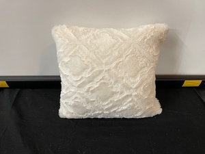lot 172 image: Single Accent Pillow