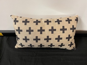 lot 181 image: Single Accent Pillow