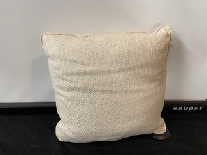 lot 191 image: Single Accent Pillow