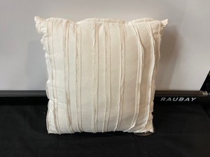 lot 192 image: Single Accent Pillow