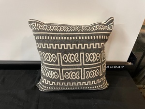 lot 201 image: Single Accent Pillow