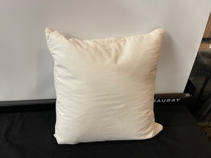 lot 207 image: Single Accent Pillow