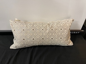 lot 219 image: Single Accent Pillow